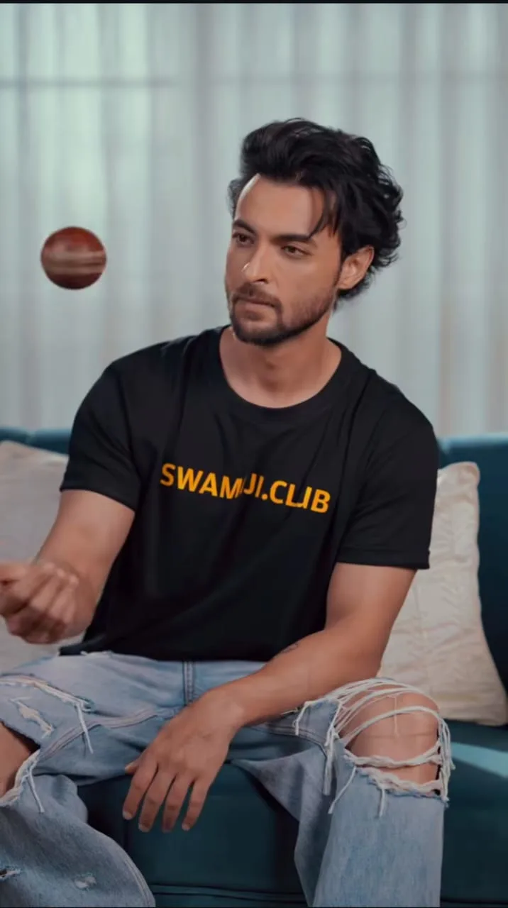 Swamiji Online Book app open on a smartphone screen